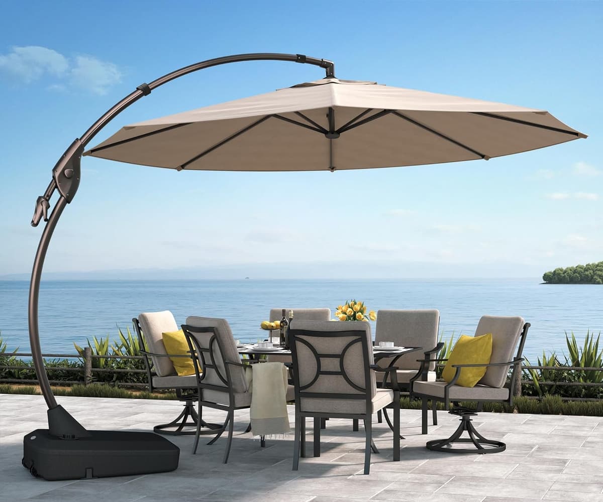 4 Must-Have Outdoor Furniture Pieces